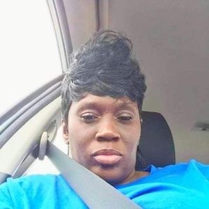 Meet your Posher, Debera